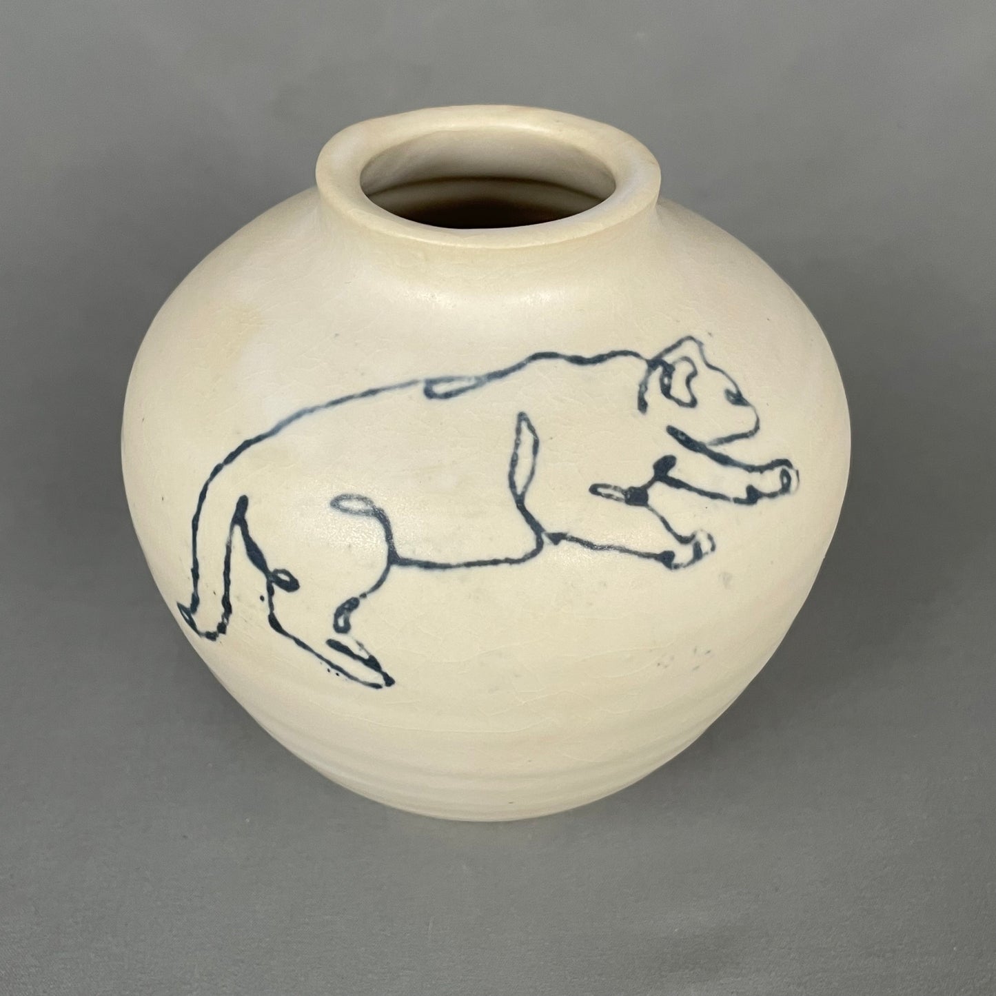 Blue cat-outline vase