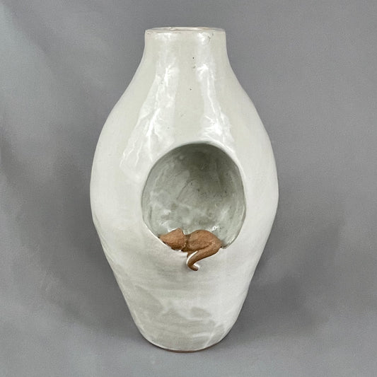 Cubby cat vase