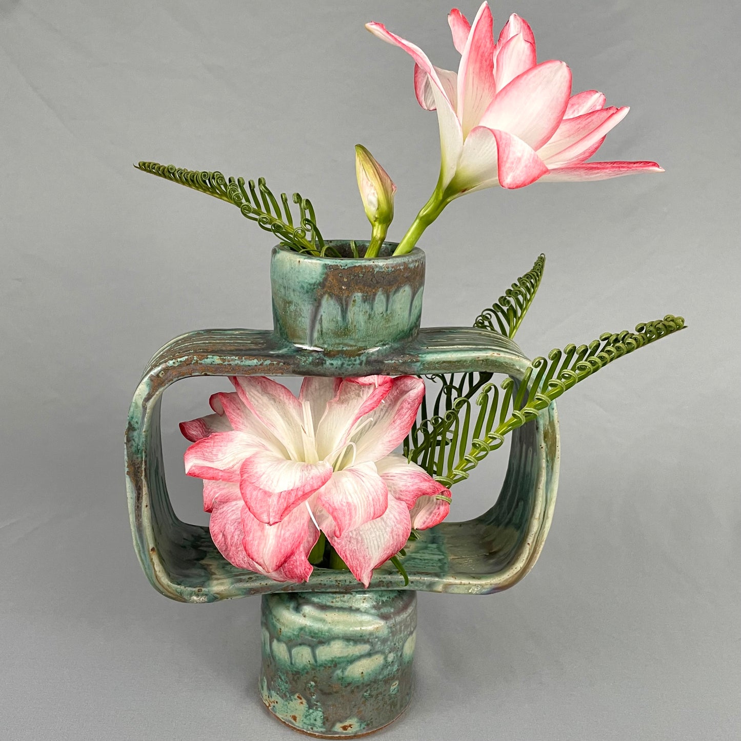 Void Vase Green