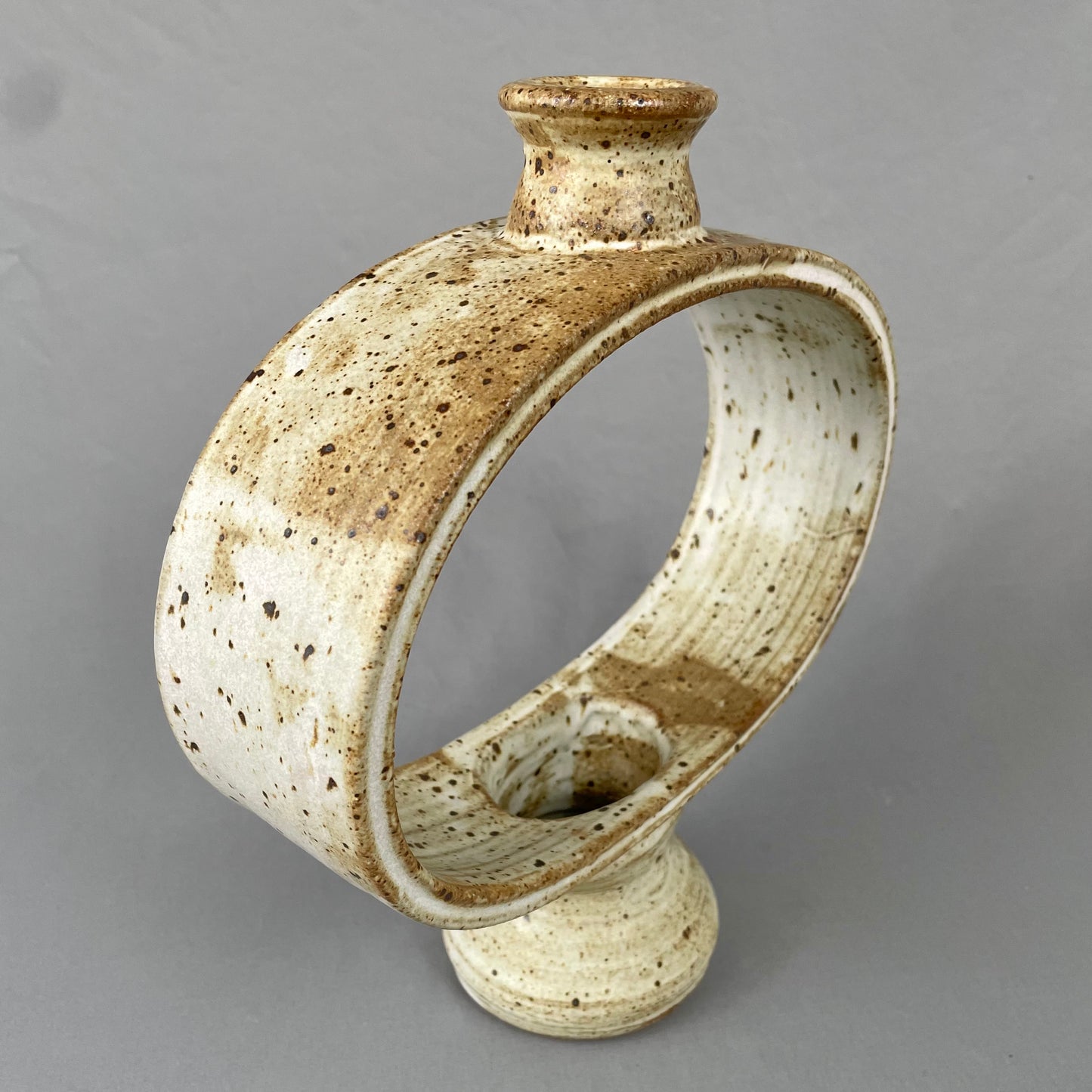 Void Vase Neutral 1