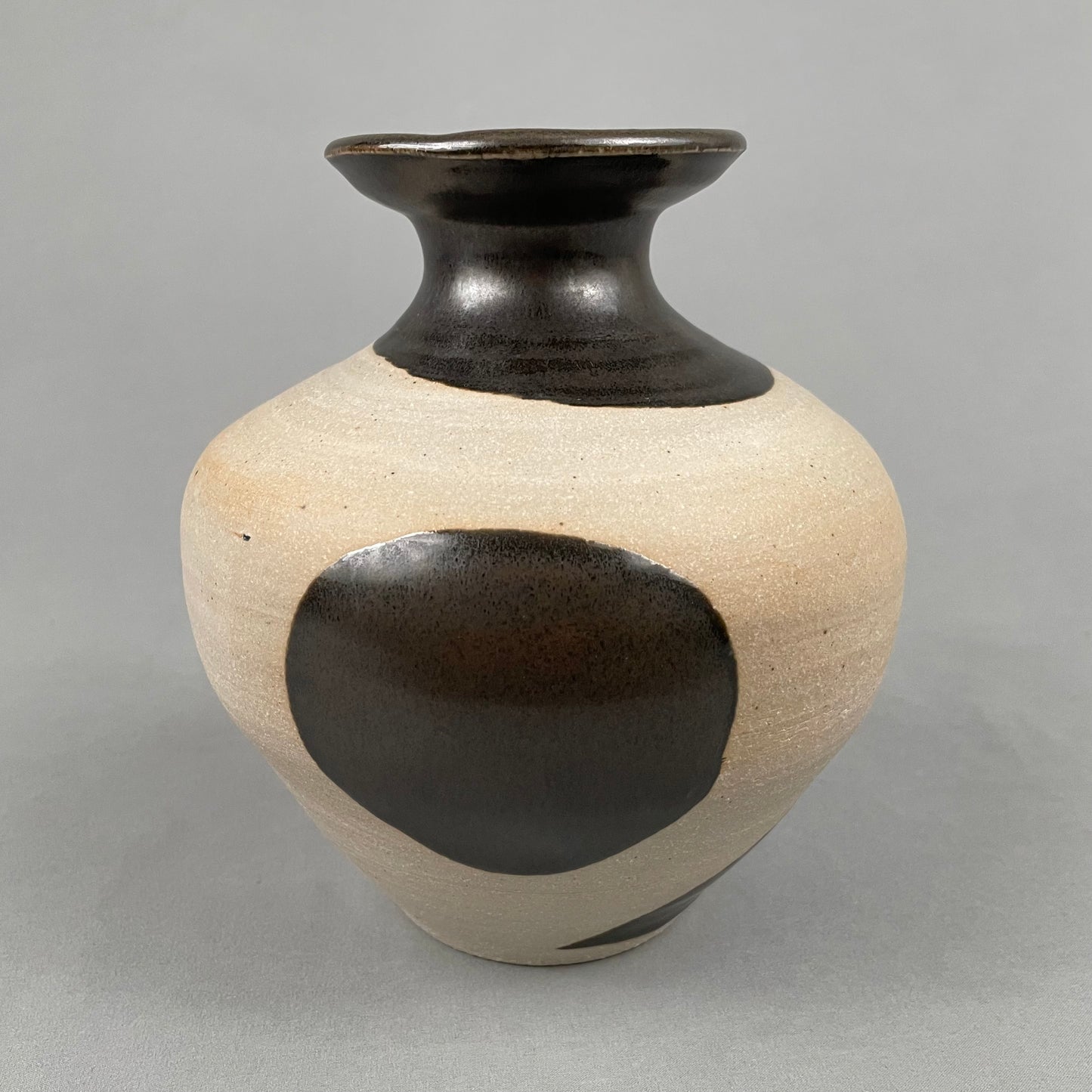 Black & White Vase #11