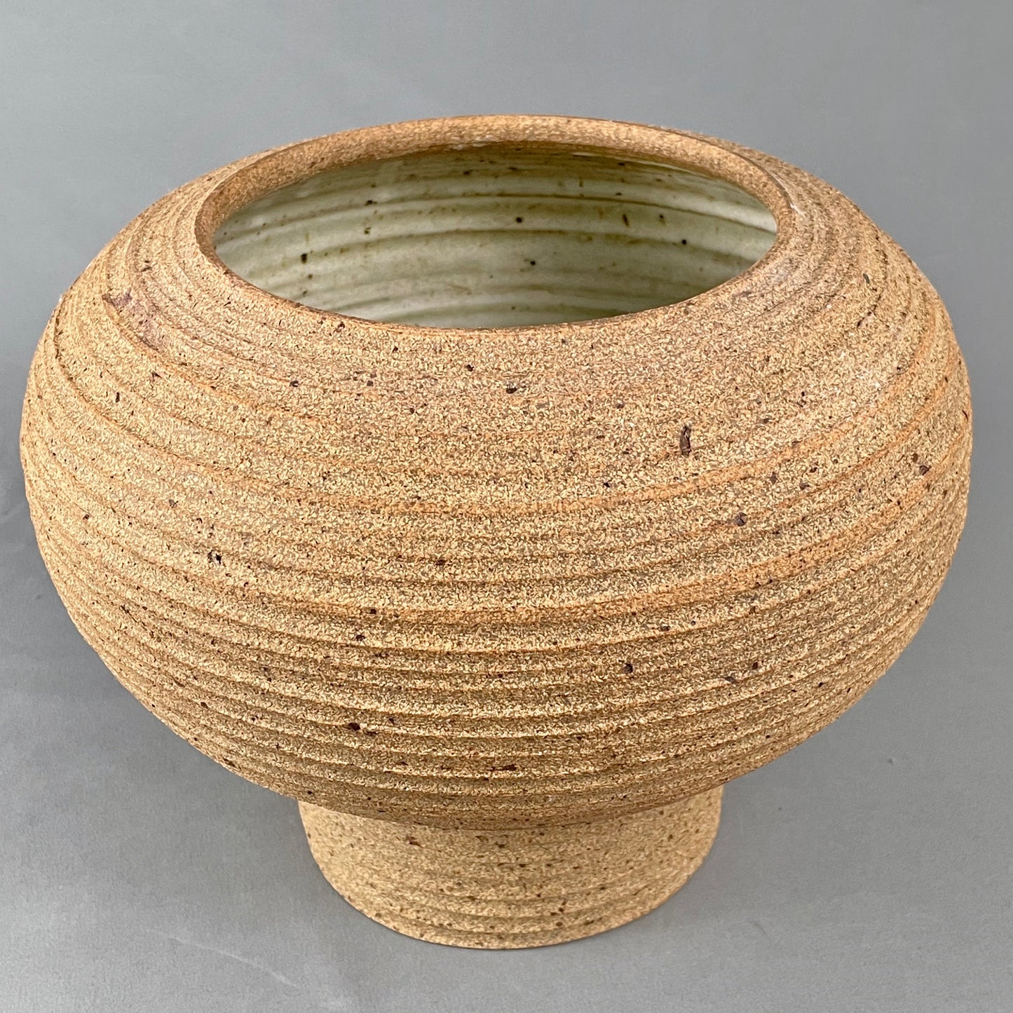 Nude-neutral vessel