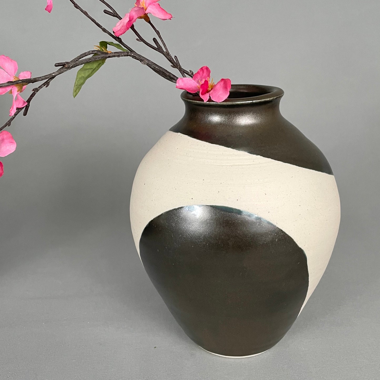 Black & White Vase III