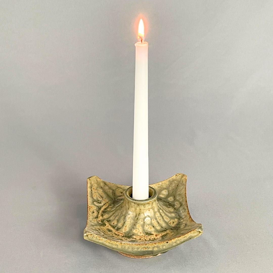 Mossy Gold small vessel