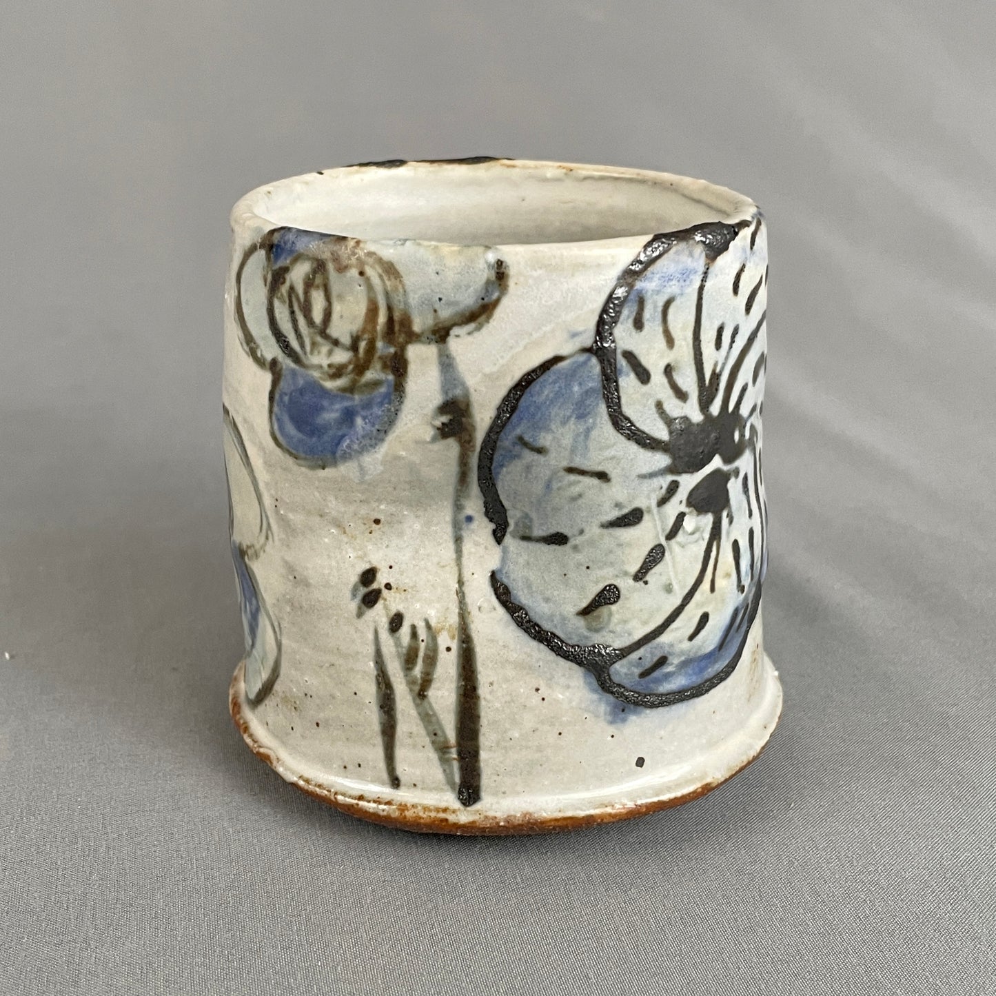 Blue flowers tumbler