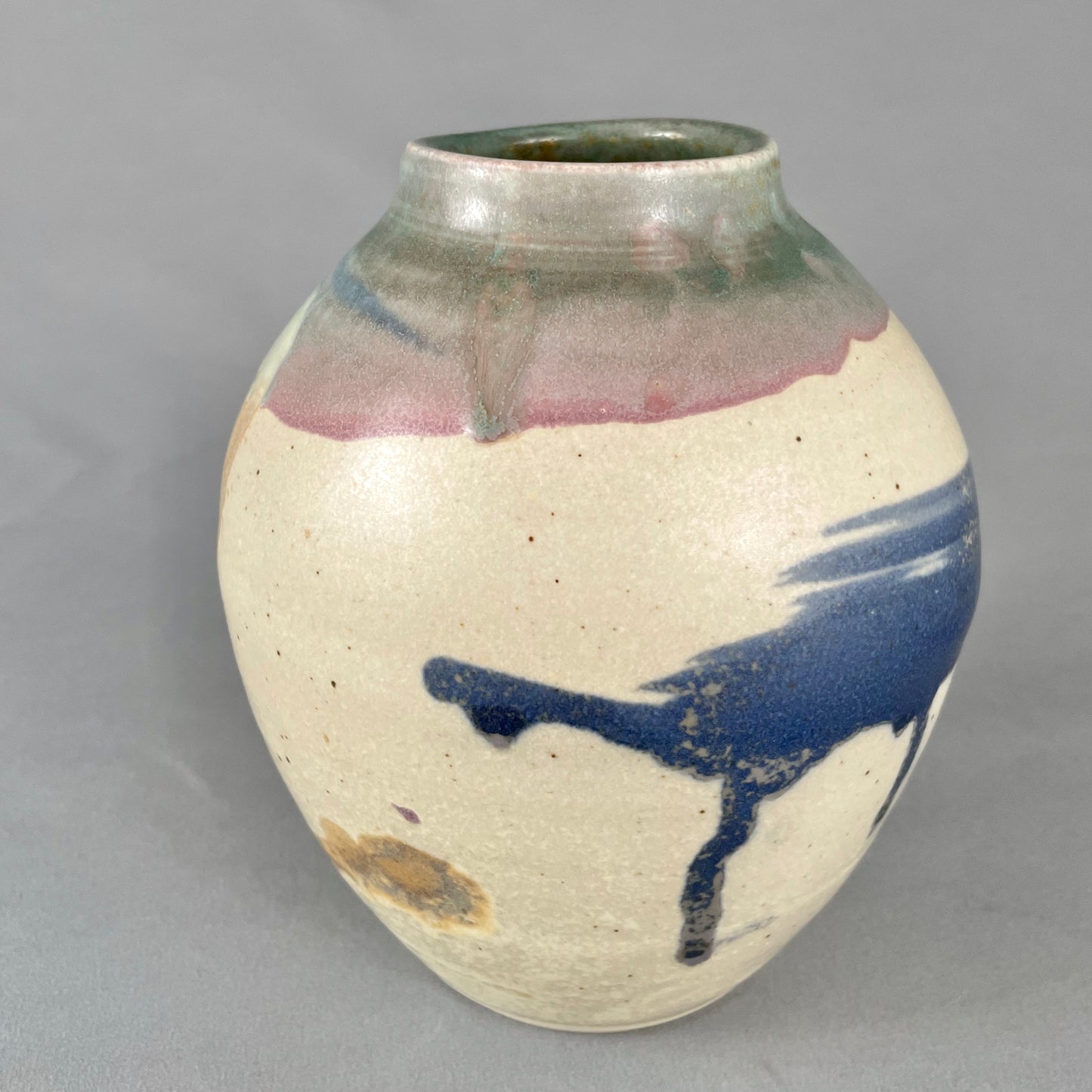Speckled sand/abstract design vase