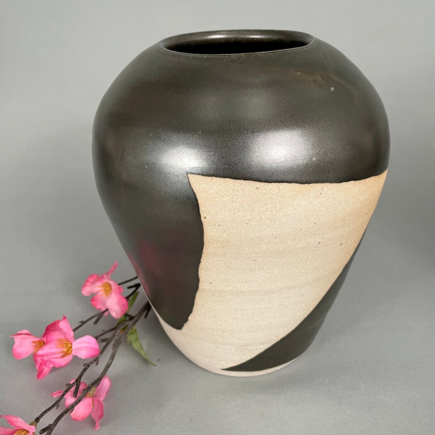 Black & White Vase II