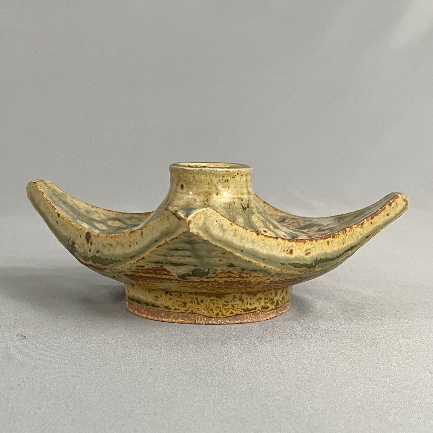 Mossy Gold small vessel
